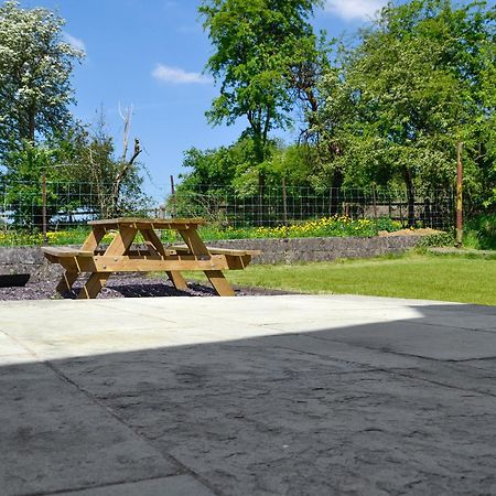 The Mill Farmhouse Llandybie Extérieur photo