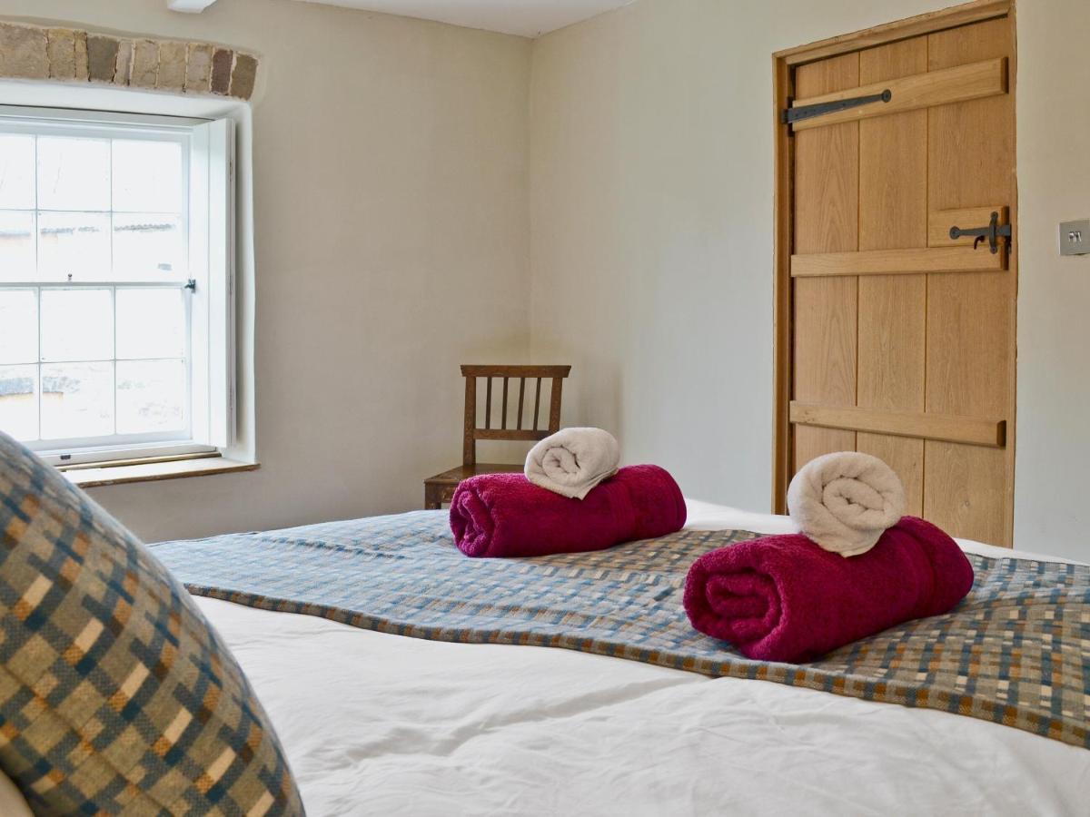 The Mill Farmhouse Llandybie Extérieur photo